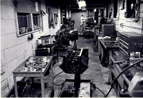 Holman moody shop.jpg (99.18 KiB) Viewed 42015 times Holman moody shop.jpg